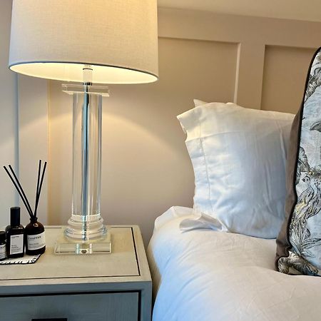约克The Noir Blanc Retreat At Ryedale House公寓 外观 照片