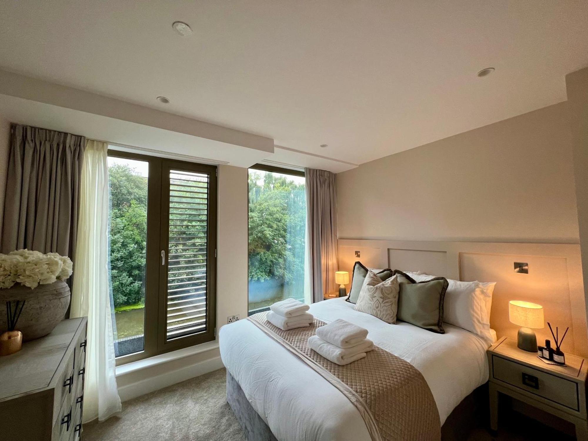 约克The Noir Blanc Retreat At Ryedale House公寓 外观 照片